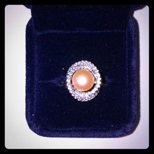 Beautiful pearl woman’s ring size 6